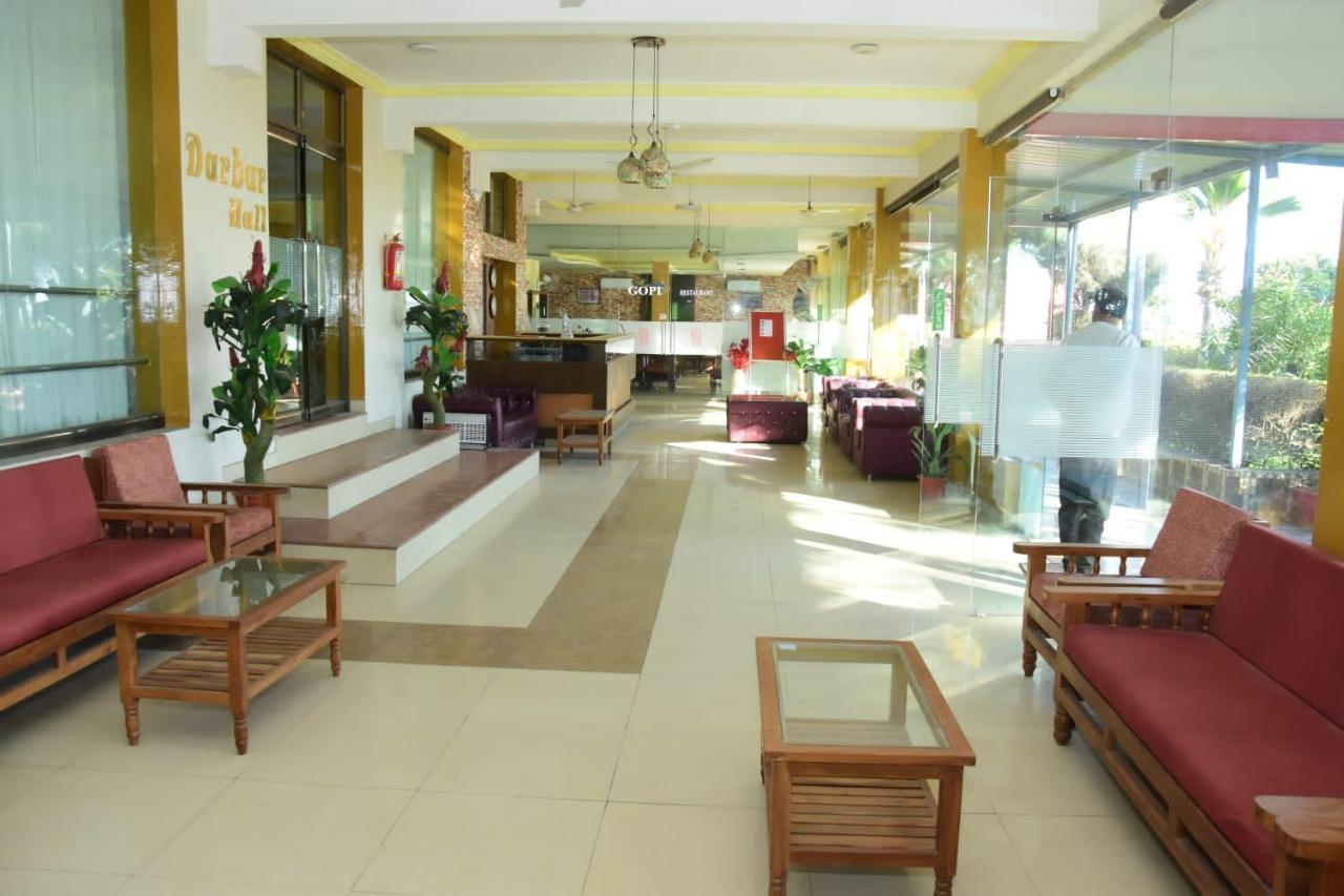 Hotel Shiv International Bhachau Esterno foto